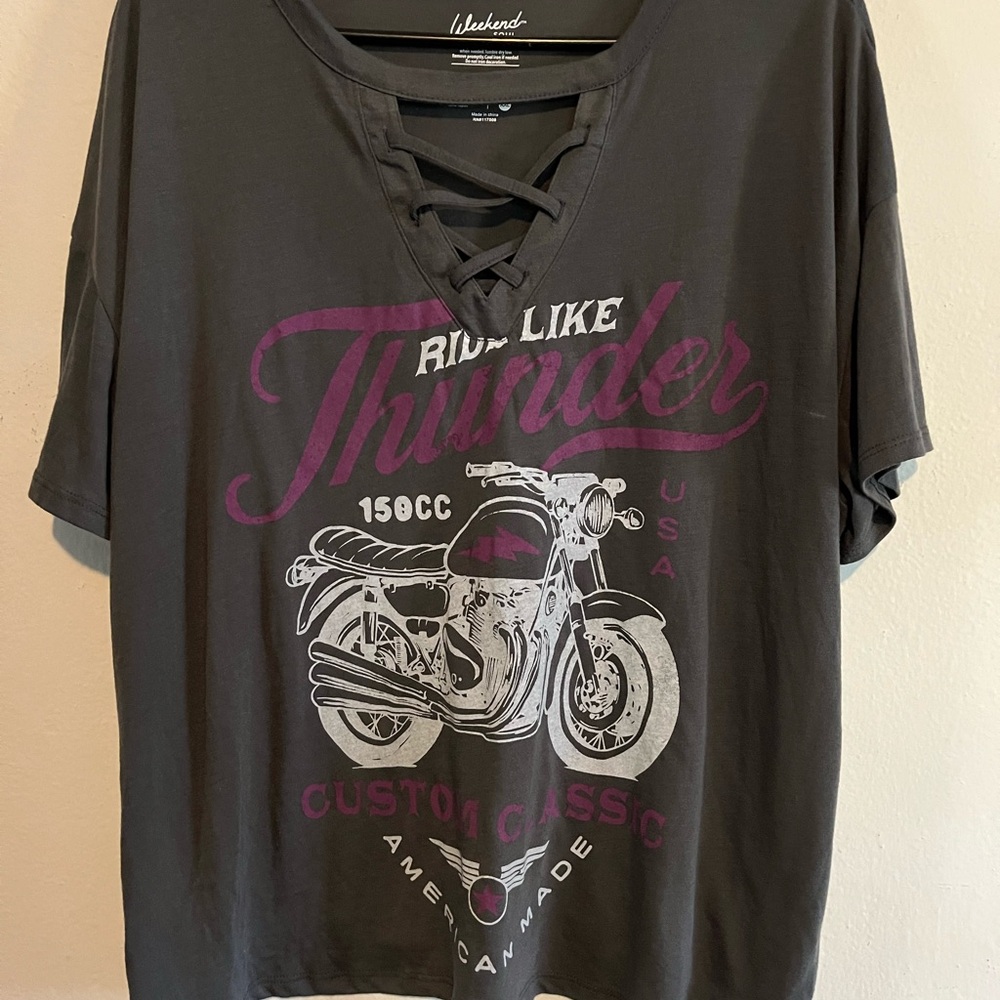 3/$20 Weekend Soul Gray Graphic Tee with Motorcycle Design 2XL